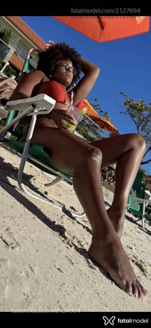 Acompanhante mulher morena (o) de olhos pretos em Rio Verde Acompanhante mulher morena (o) de olhos pretos em Rio Verde - Maju