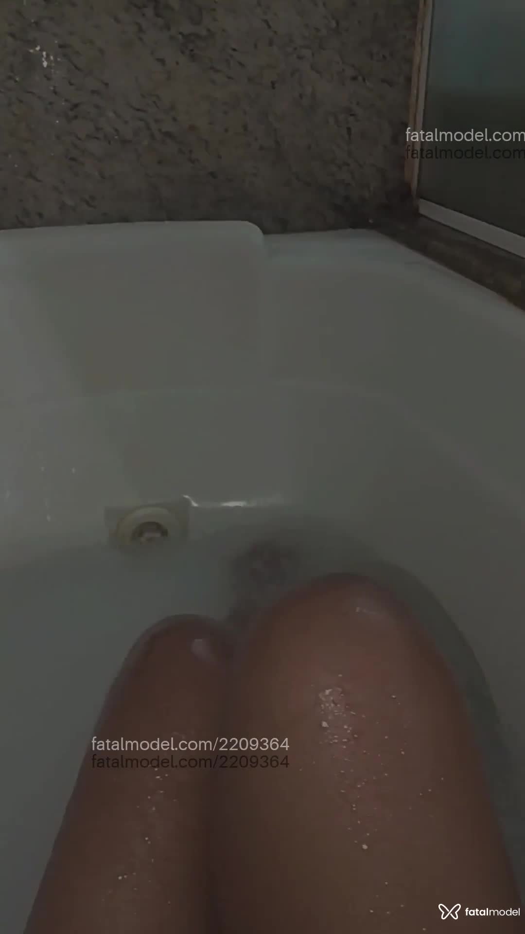 Acompanhante mulher com cabelo castanho de olhos castanhos em Araruama Acompanhante mulher com cabelo castanho de olhos castanhos em Araruama - Jhully Nunes