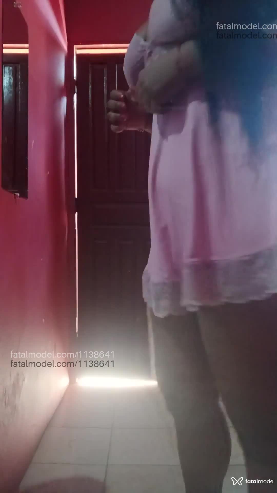 Acompanhante mulher morena (o) de olhos mel em Nova Olímpia - Lyne