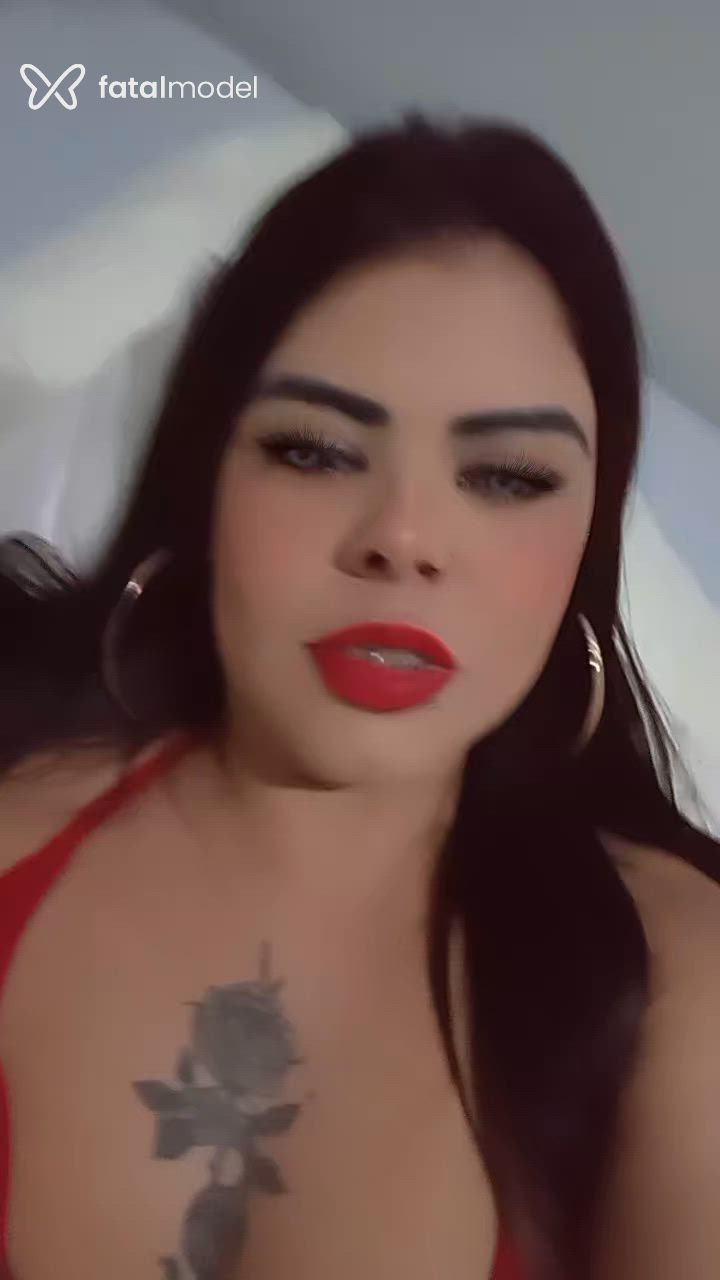 Acompanhante mulher com cabelo castanho de olhos azuis - Larissa Foontinely Acompanhante mulher com cabelo castanho de olhos azuis - Larissa Foontinely