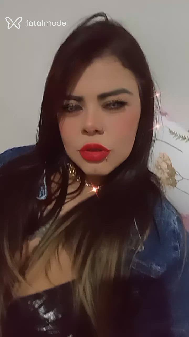 Acompanhante mulher com cabelo castanho de olhos azuis em Presidente Prudente Acompanhante mulher com cabelo castanho de olhos azuis em Presidente Prudente - Larissa Foontinely