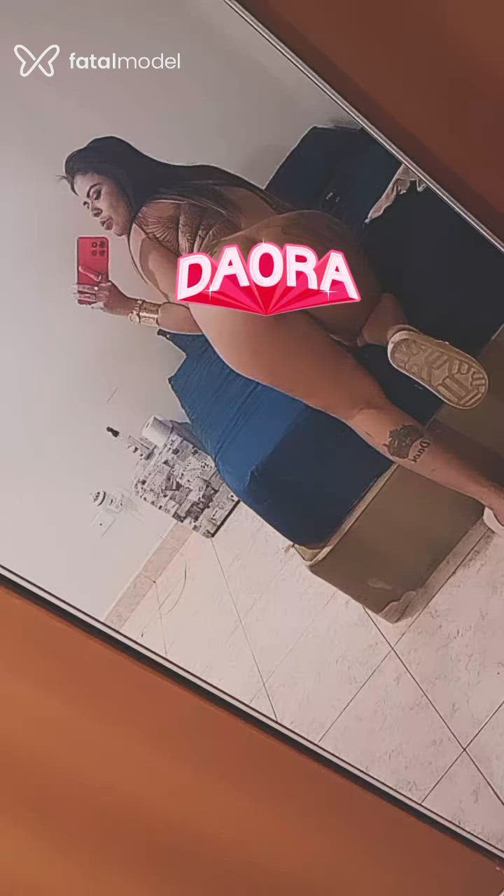 Acompanhante mulher com cabelo castanho de olhos azuis - Larissa Foontinely Acompanhante mulher com cabelo castanho de olhos azuis - Larissa Foontinely