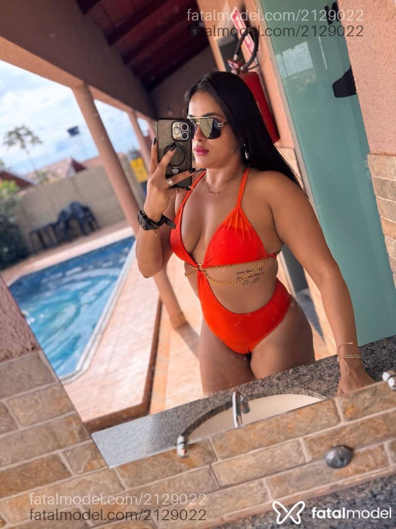 Acompanhante mulher morena (o) de olhos castanhos em Nova Crixás - Rebeca