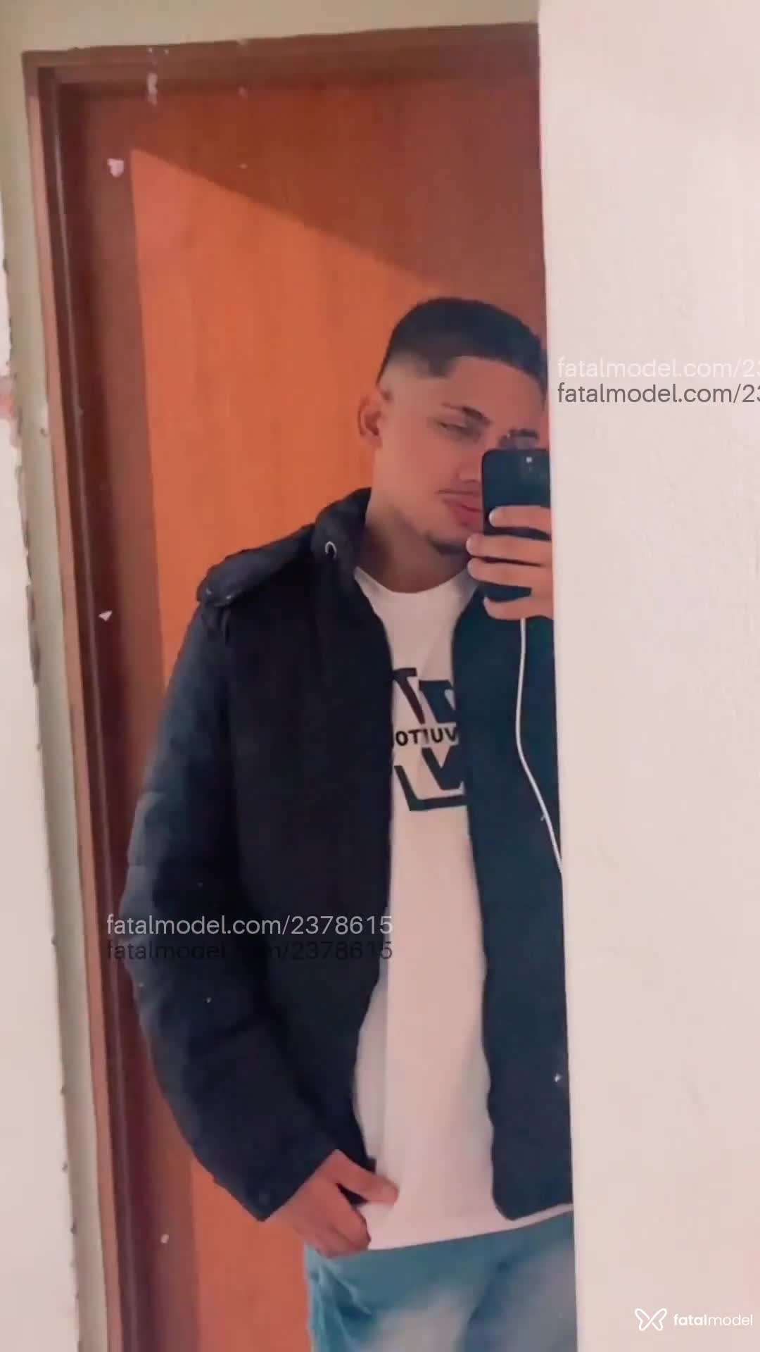 Acompanhante homem com cabelo castanho de olhos castanhos - Pedro