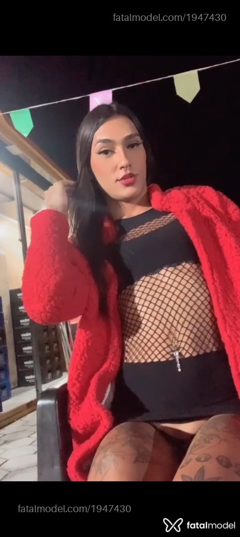 Acompanhante mulher trans com cabelo castanho de olhos castanhos em Caraguatatuba - Kiara