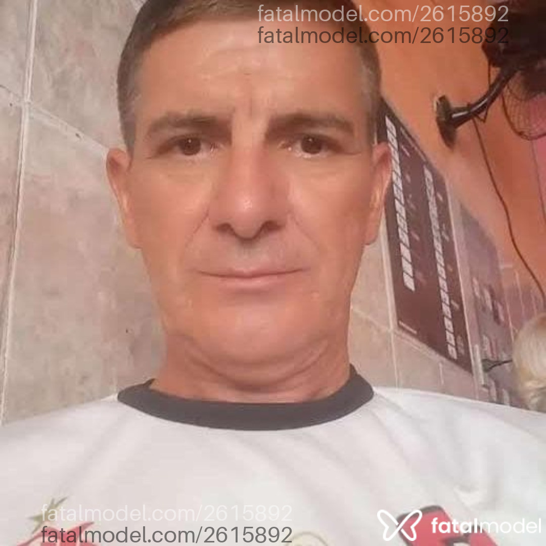 Acompanhante homem com cabelo castanho de olhos castanhos - Araújo Acompanhante homem com cabelo castanho de olhos castanhos - Araújo