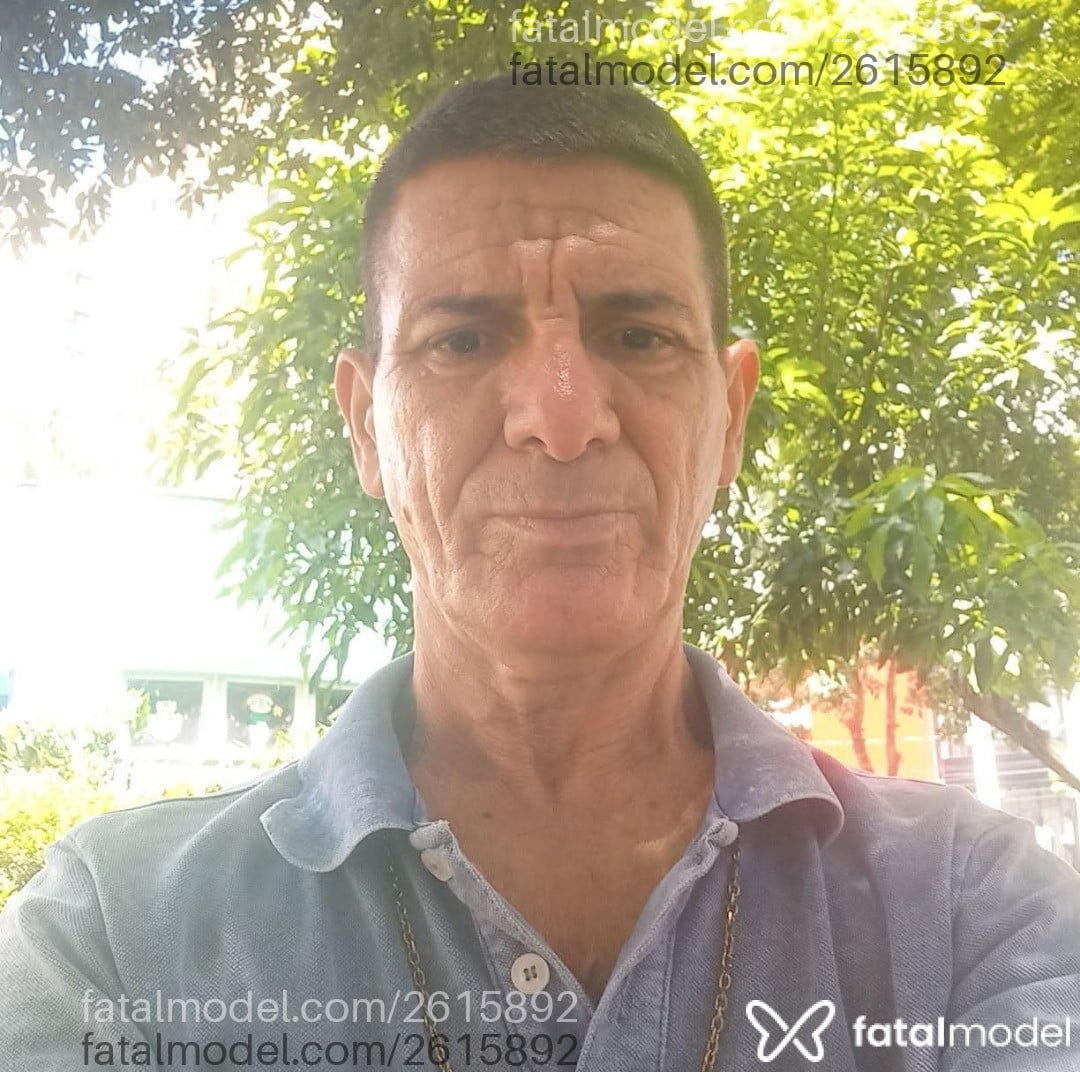 Acompanhante homem com cabelo castanho de olhos castanhos - Araújo Acompanhante homem com cabelo castanho de olhos castanhos - Araújo