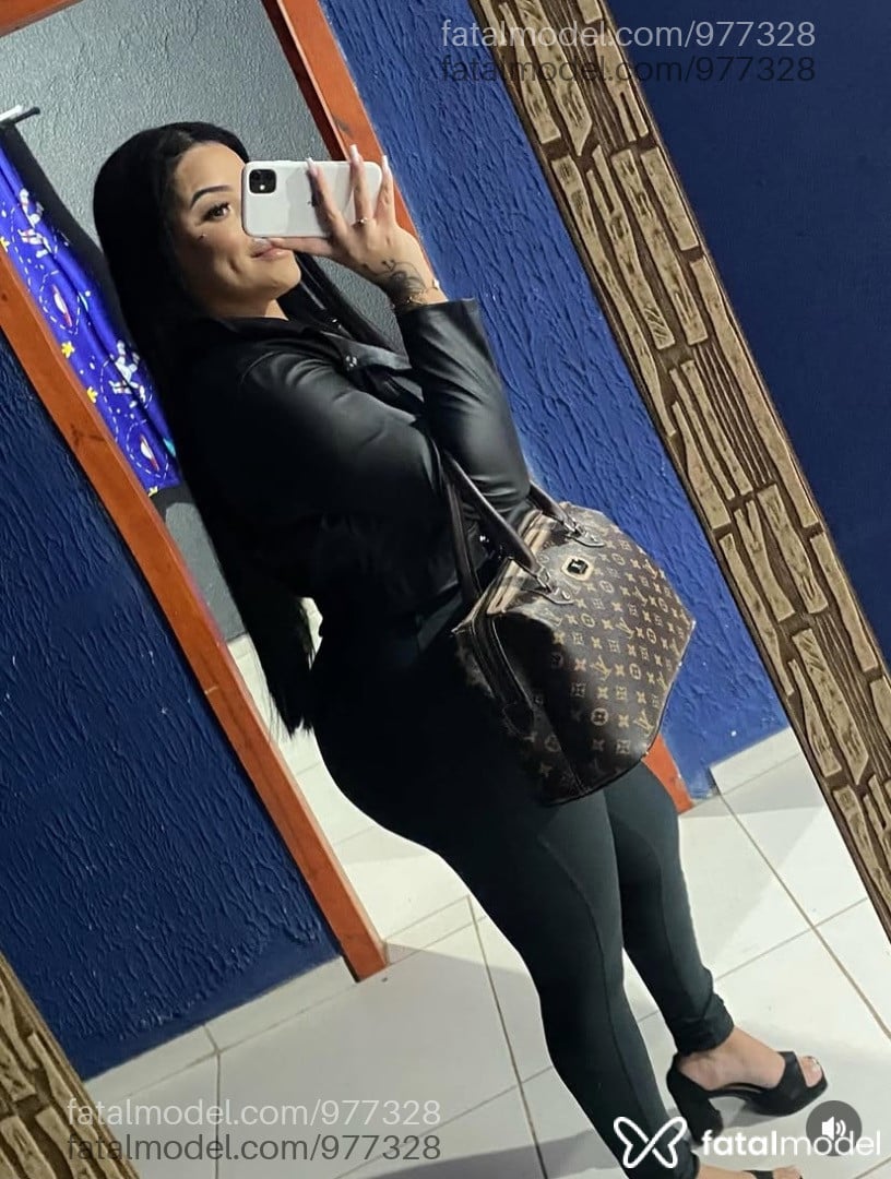 Acompanhante mulher morena (o) de olhos pretos - Ysabella Acompanhante mulher morena (o) de olhos pretos - Ysabella