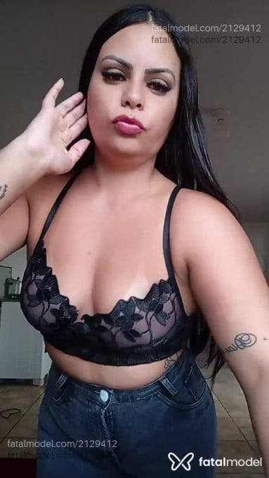 Acompanhante mulher morena (o) de olhos mel em Colombo Acompanhante mulher morena (o) de olhos mel em Colombo - Janaina