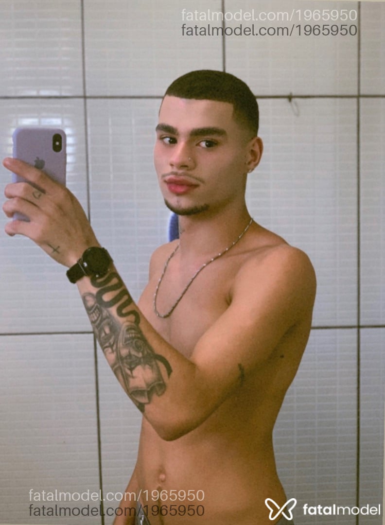 Acompanhante homem morena (o) de olhos castanhos - Gabriel