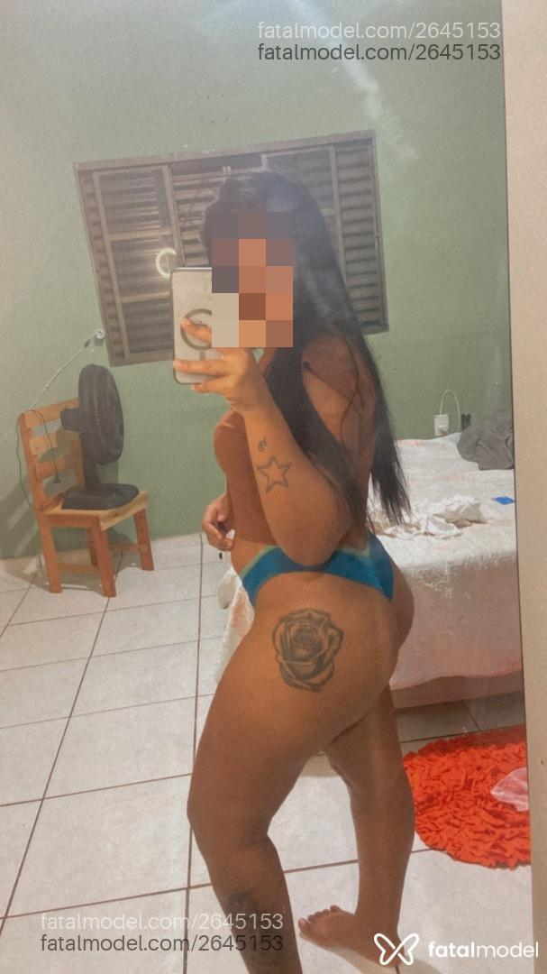 Acompanhante mulher morena (o) de olhos castanhos - Morena Acompanhante mulher morena (o) de olhos castanhos - Morena