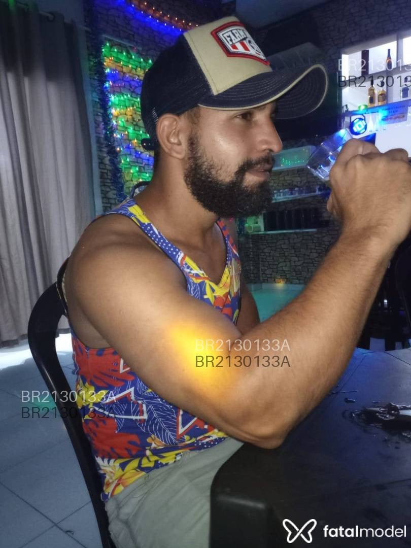 Acompanhante homem morena (o) de olhos castanhos em Manaus - Juniorcaminhoneiro