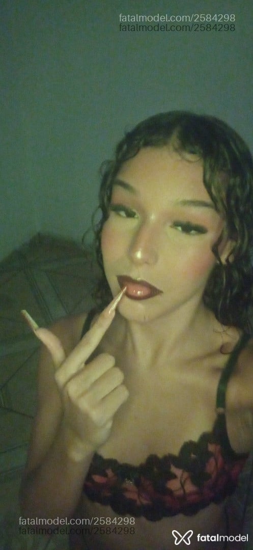 Acompanhante mulher trans morena (o) de olhos castanhos em Fortaleza - Cristaldevries