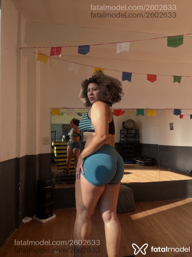 Acompanhante mulher com cabelo castanho de olhos mel em Virtual - May Oliver