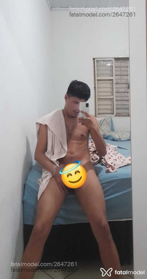 Acompanhante homem morena (o) de olhos pretos - Cris Acompanhante homem morena (o) de olhos pretos - Cris