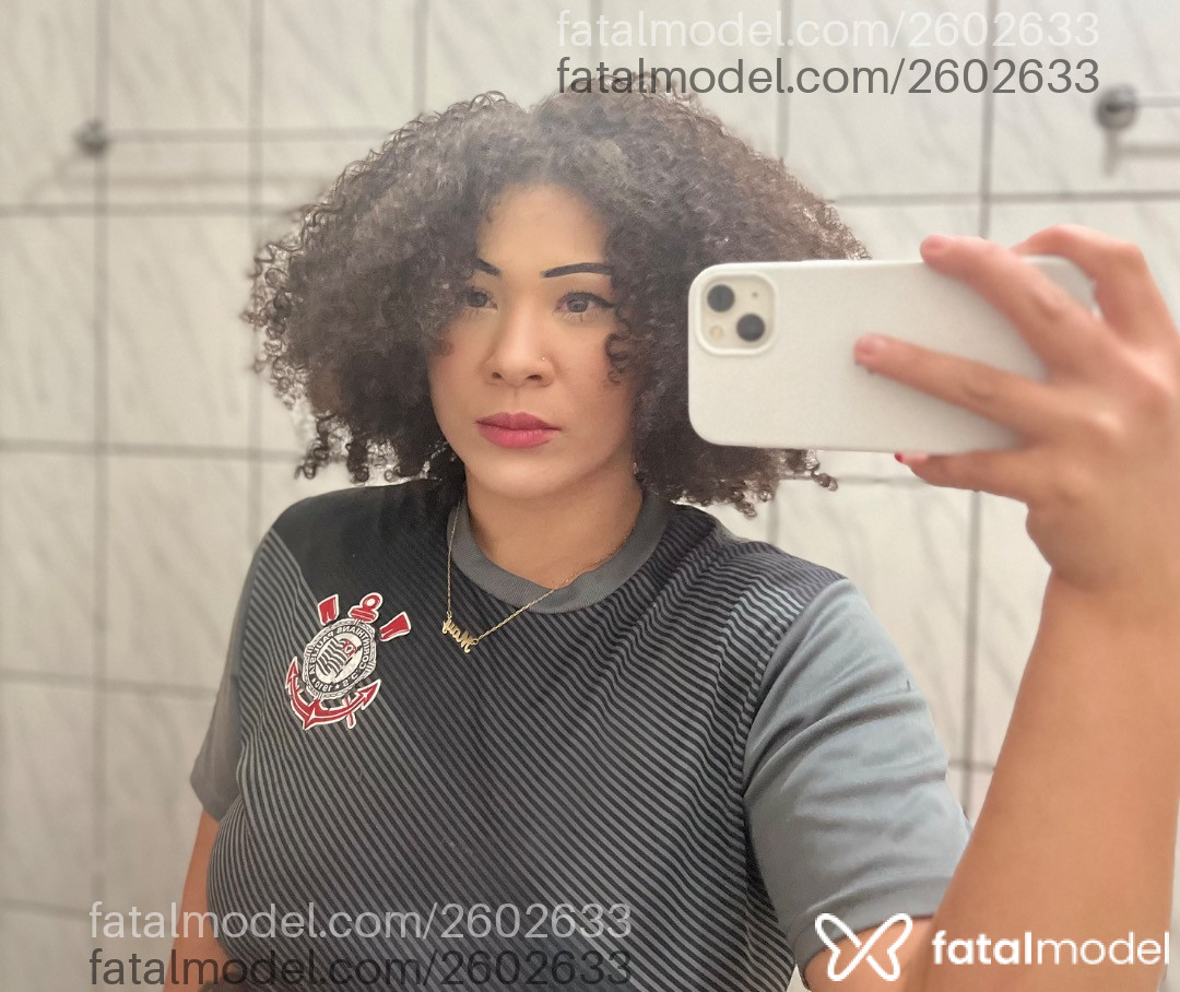 Acompanhante mulher com cabelo castanho de olhos mel em Virtual - May Oliver