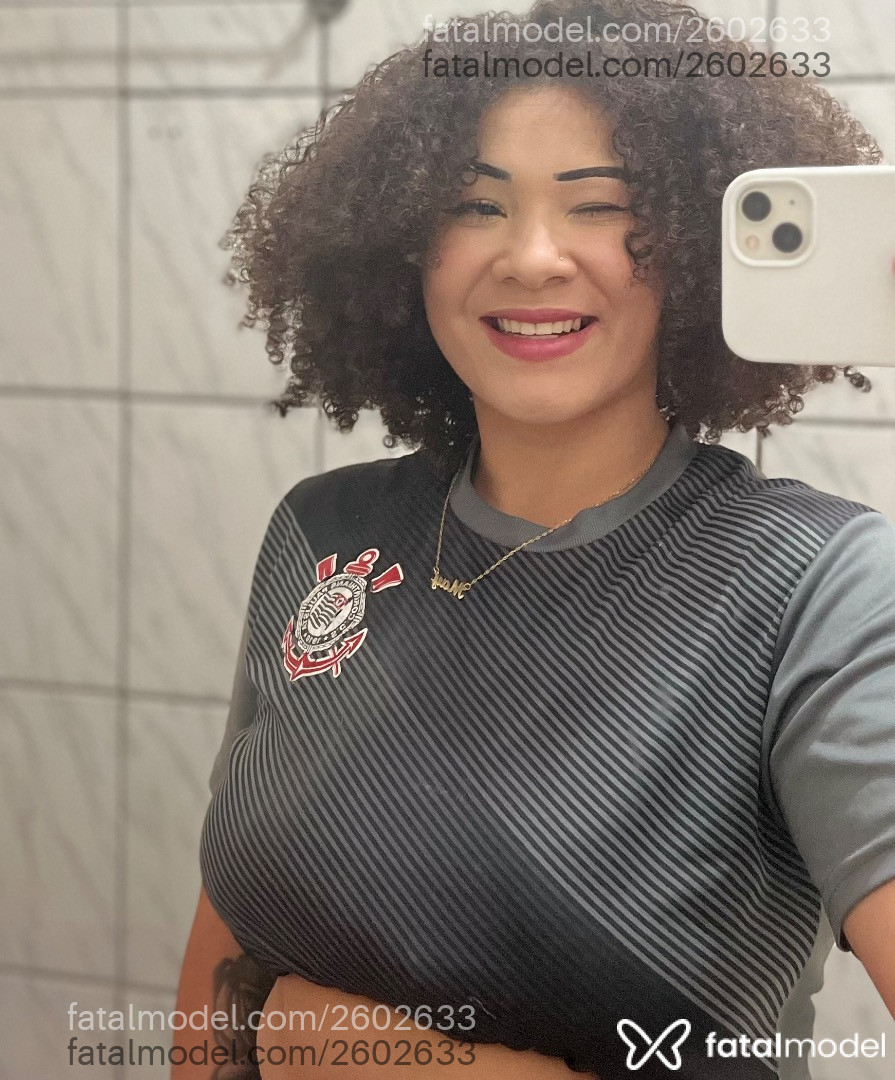 Acompanhante mulher com cabelo castanho de olhos mel em Virtual - May Oliver
