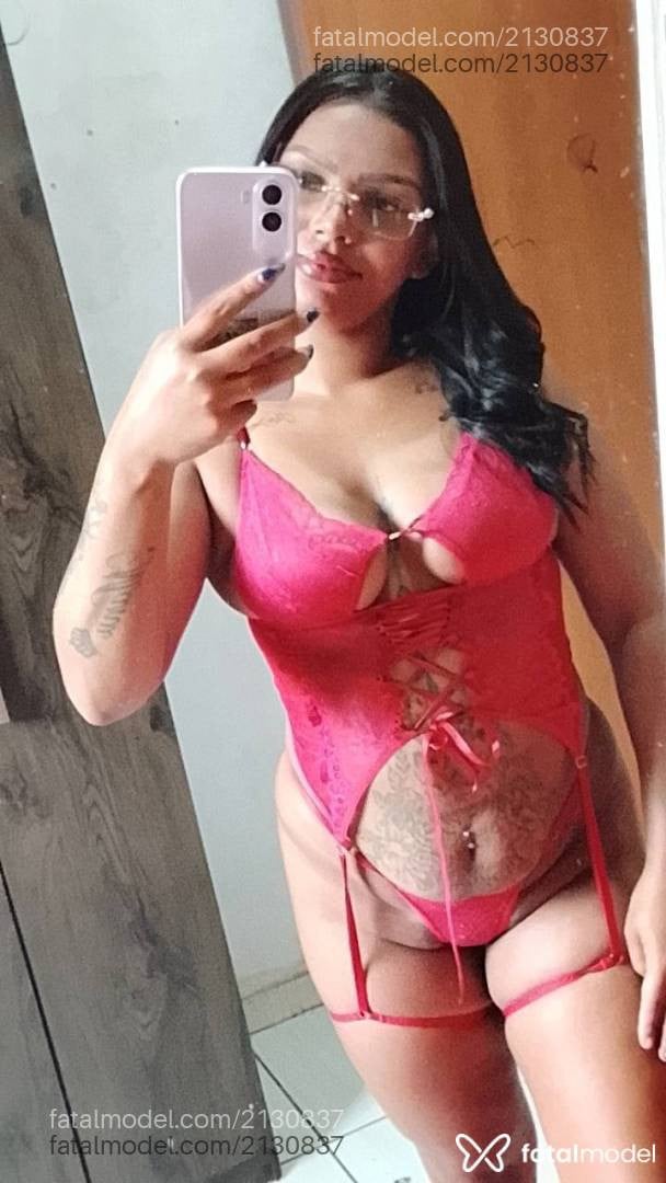 Acompanhante mulher morena (o) de olhos castanhos - Caiçara