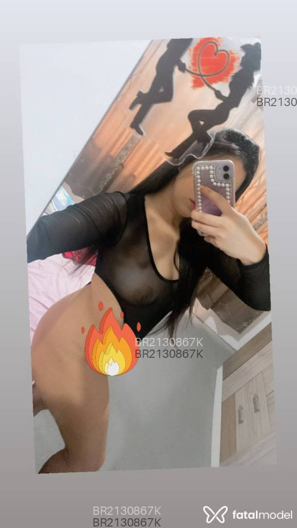 Acompanhante mulher com cabelo castanho de olhos castanhos em Virtual - Radassa