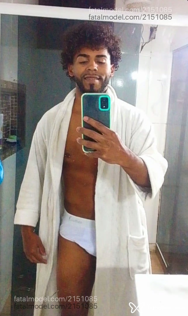 Acompanhante homem morena (o) de olhos castanhos em Rio de Janeiro - Junior