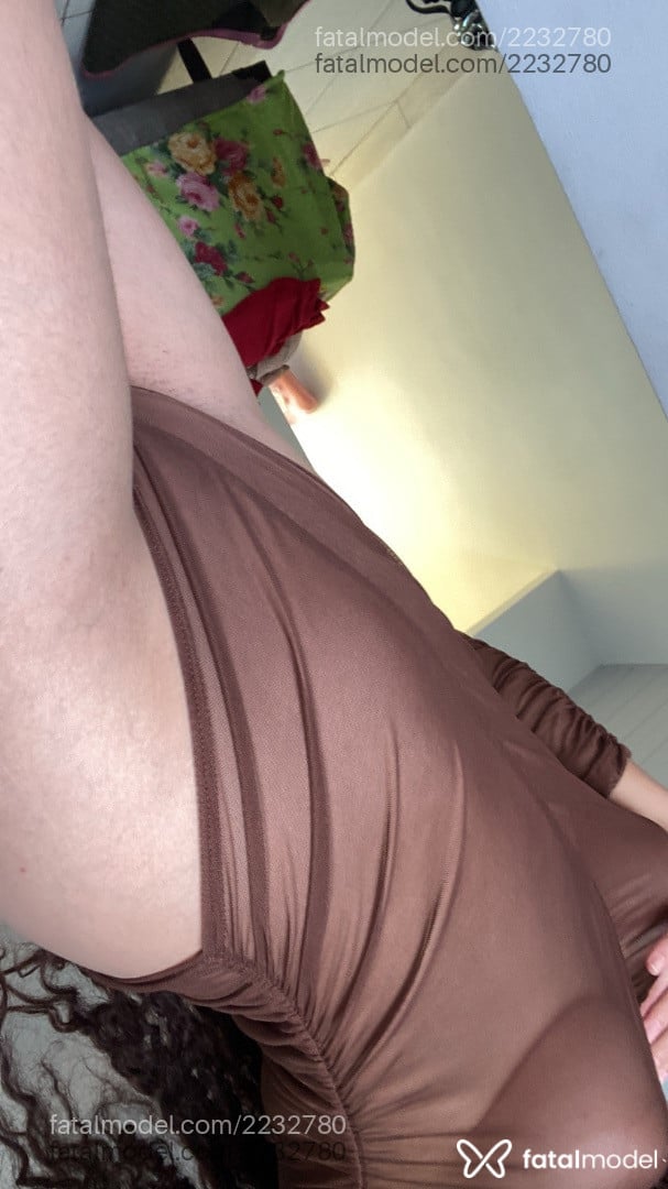 Acompanhante mulher com cabelo castanho de olhos castanhos em Goiânia - Samantha Mello