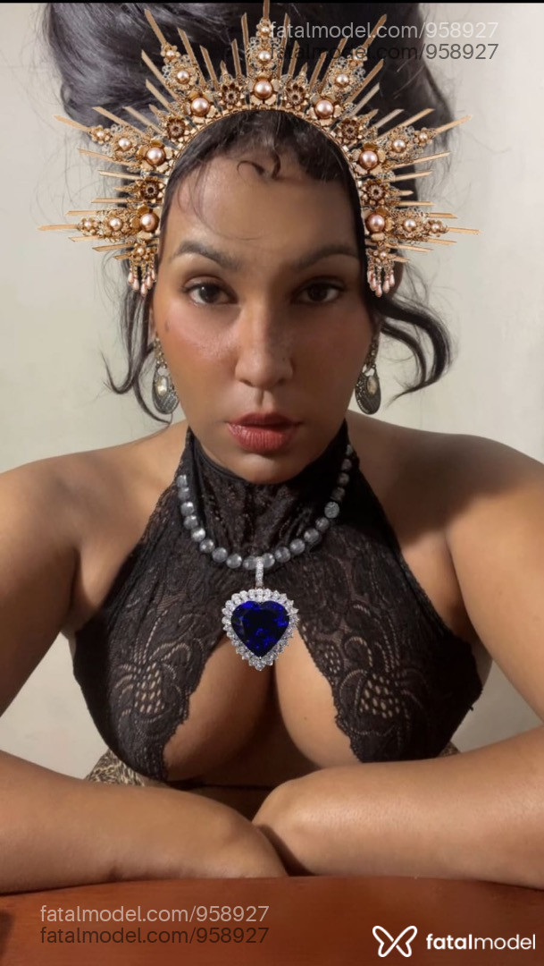 Acompanhante travesti morena (o) de olhos castanhos em Ilhéus - Deborah Roux