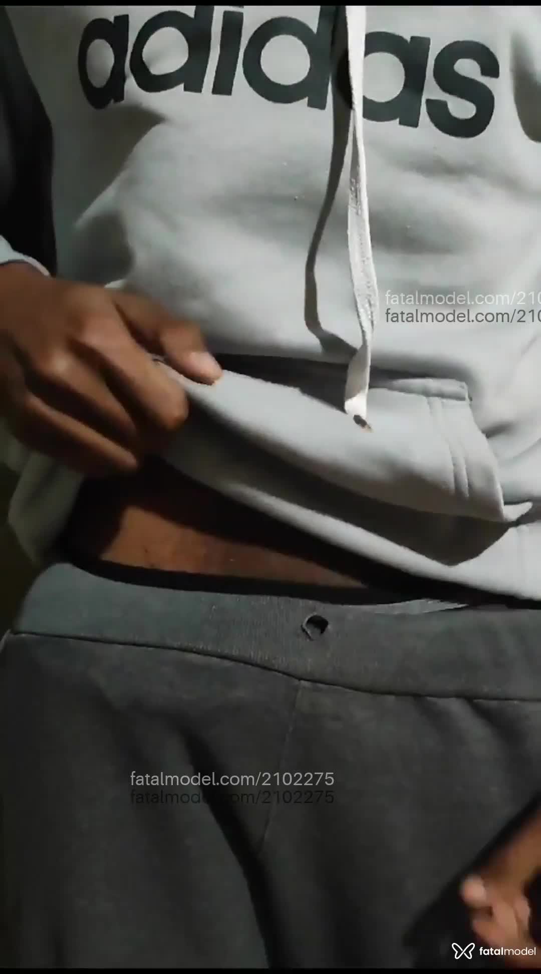 Acompanhante homem morena (o) de olhos castanhos em São José - Patrick