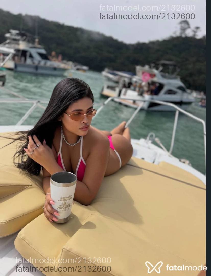 Acompanhante mulher morena (o) de olhos castanhos - Laís Brandão