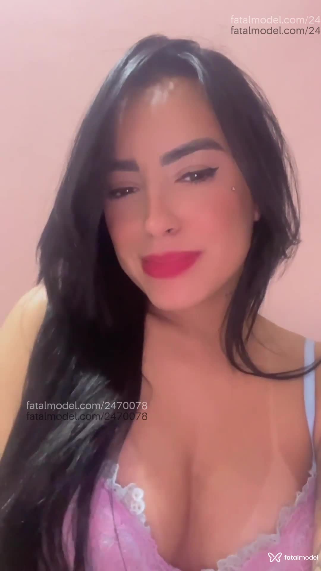 Acompanhante mulher morena (o) de olhos pretos - Nathalia Honey Acompanhante mulher morena (o) de olhos pretos - Nathalia Honey