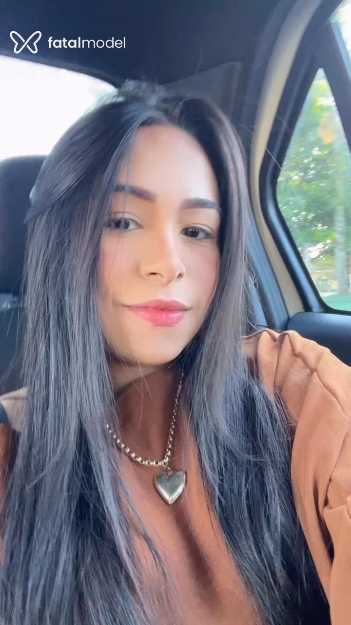 Acompanhante mulher morena (o) de olhos castanhos - Nay Soprano Acompanhante mulher morena (o) de olhos castanhos - Nay Soprano
