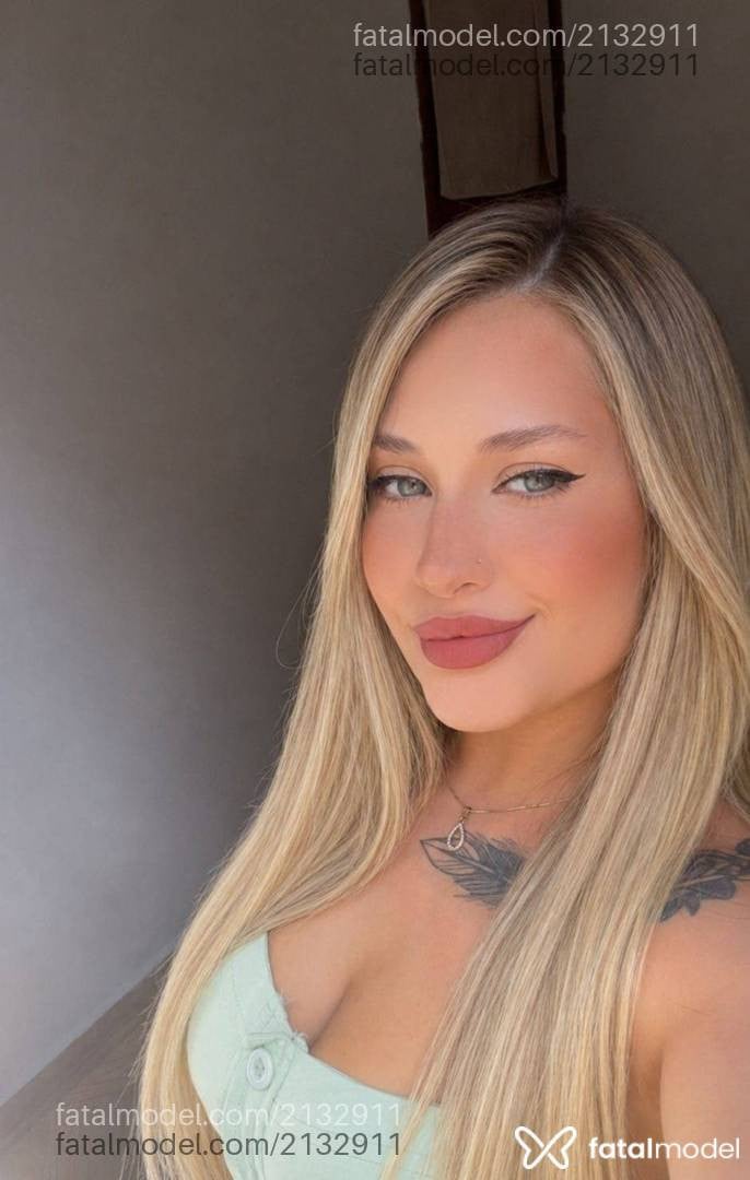 Acompanhante mulher loira (o) de olhos verdes em Catalão Acompanhante mulher loira (o) de olhos verdes em Catalão - Serena Lima