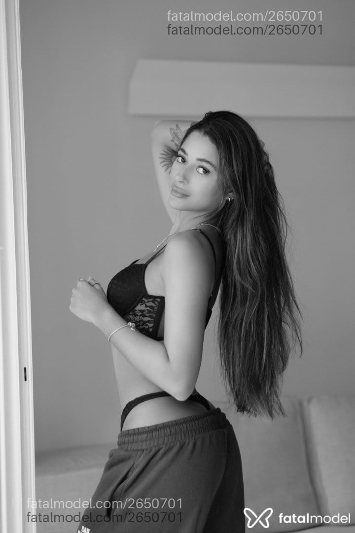 Acompanhante mulher morena (o) de olhos castanhos em Virtual - Sabrina
