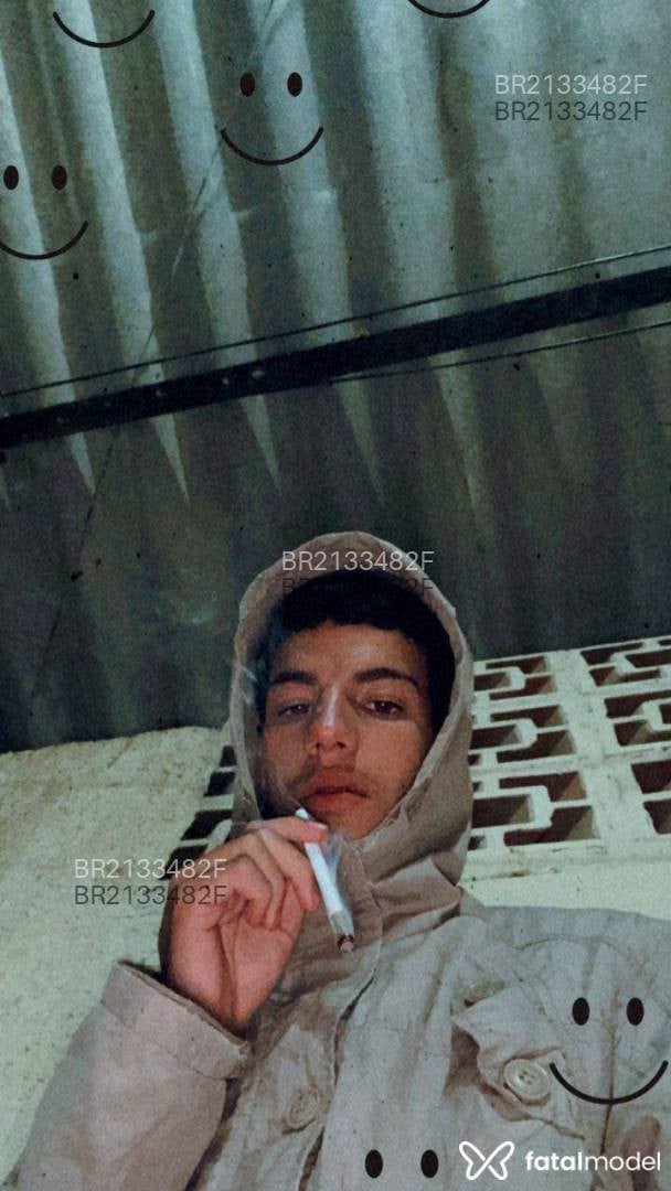 Acompanhante homem morena (o) de olhos castanhos em Araruama - Menor Quenti