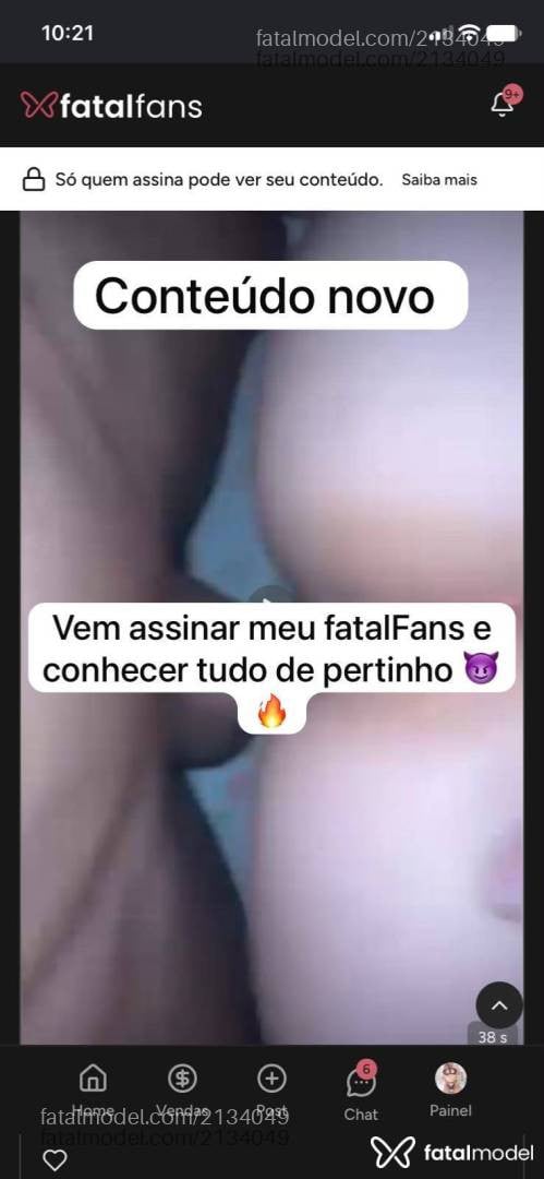 Acompanhante mulher loira (o) de olhos castanhos - Jadee