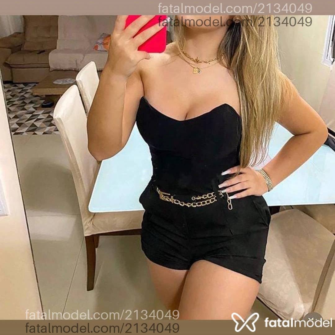 Acompanhante mulher loira (o) de olhos castanhos - Jadee