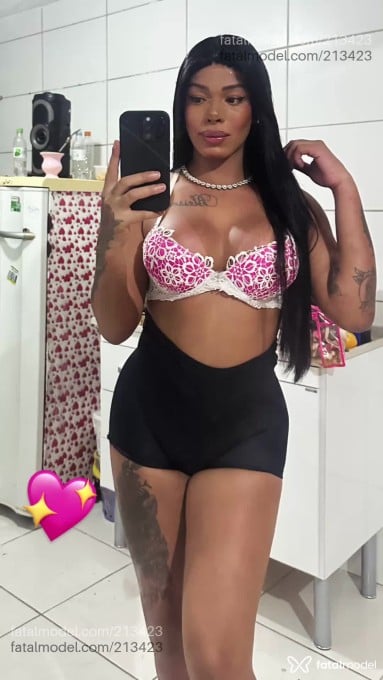 Acompanhante travesti morena (o) de olhos castanhos em Pelotas - Natália
