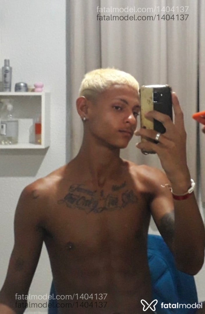 Acompanhante homem morena (o) de olhos castanhos - Carlito