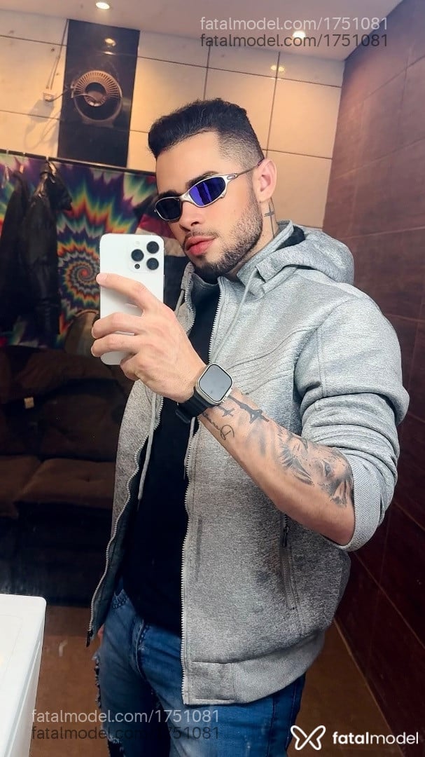Acompanhante homem com cabelo castanho de olhos castanhos em São Paulo Acompanhante homem com cabelo castanho de olhos castanhos em São Paulo - EDGAR RICARDO