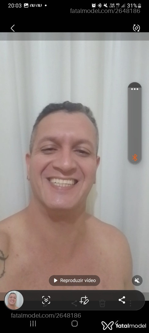 Acompanhante homem com cabelo grisalho de olhos pretos em Virtual - Rogerio Reis