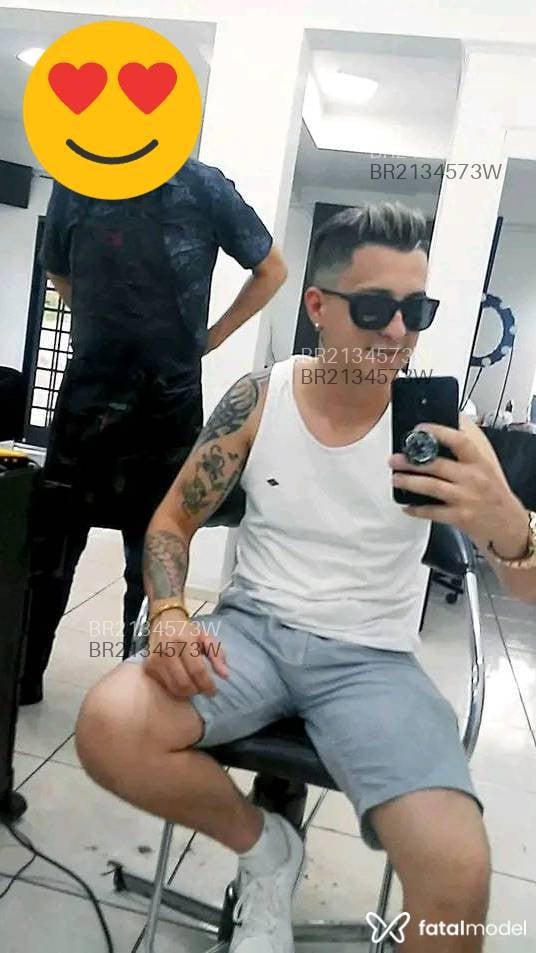 Acompanhante homem com cabelo castanho de olhos castanhos em Sapiranga Acompanhante homem com cabelo castanho de olhos castanhos em Sapiranga - Lins Agencias