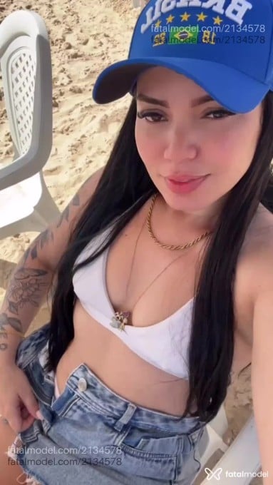 Acompanhante mulher com cabelo castanho de olhos pretos em Fortaleza - Kamila