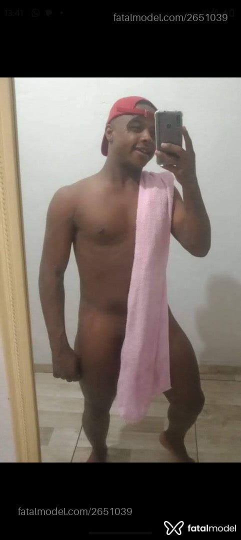 Acompanhante homem com cabelo castanho de olhos pretos em São Paulo - Thallys