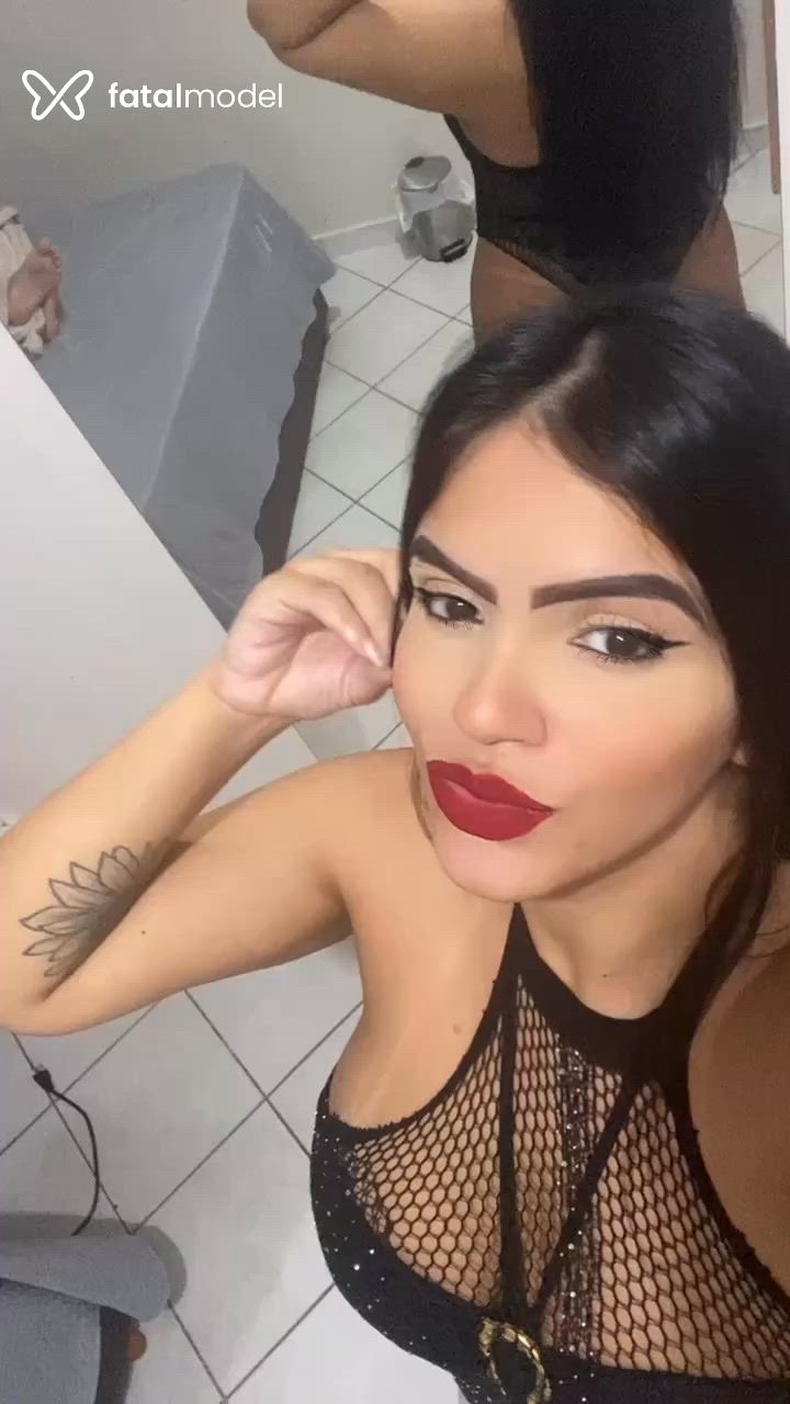 Acompanhante mulher morena (o) de olhos castanhos - Emilly Gurgel