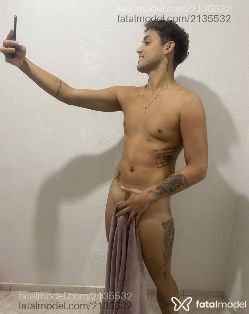Acompanhante homem com cabelo grisalho de olhos mel em Rio de Janeiro - Astro Rey
