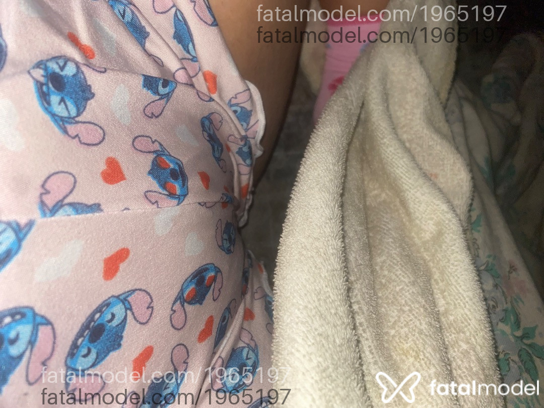 Acompanhante mulher morena (o) de olhos castanhos em Virtual - Lua