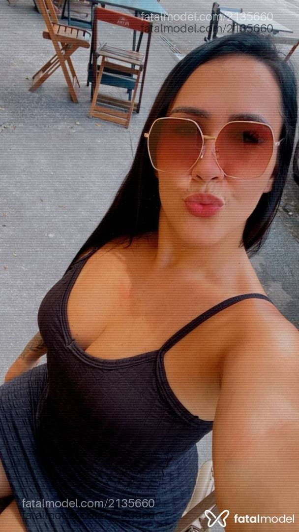 Acompanhante mulher morena (o) de olhos castanhos em Virtual - Livia