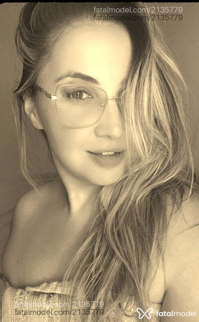 Acompanhante mulher loira (o) de olhos castanhos - Gaby Sanches