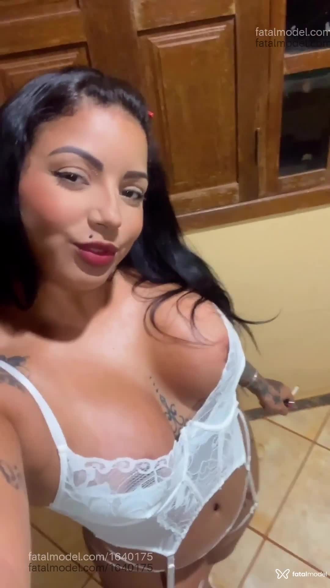 Acompanhante mulher morena (o) de olhos pretos em Carmo do Paranaíba - Lorena