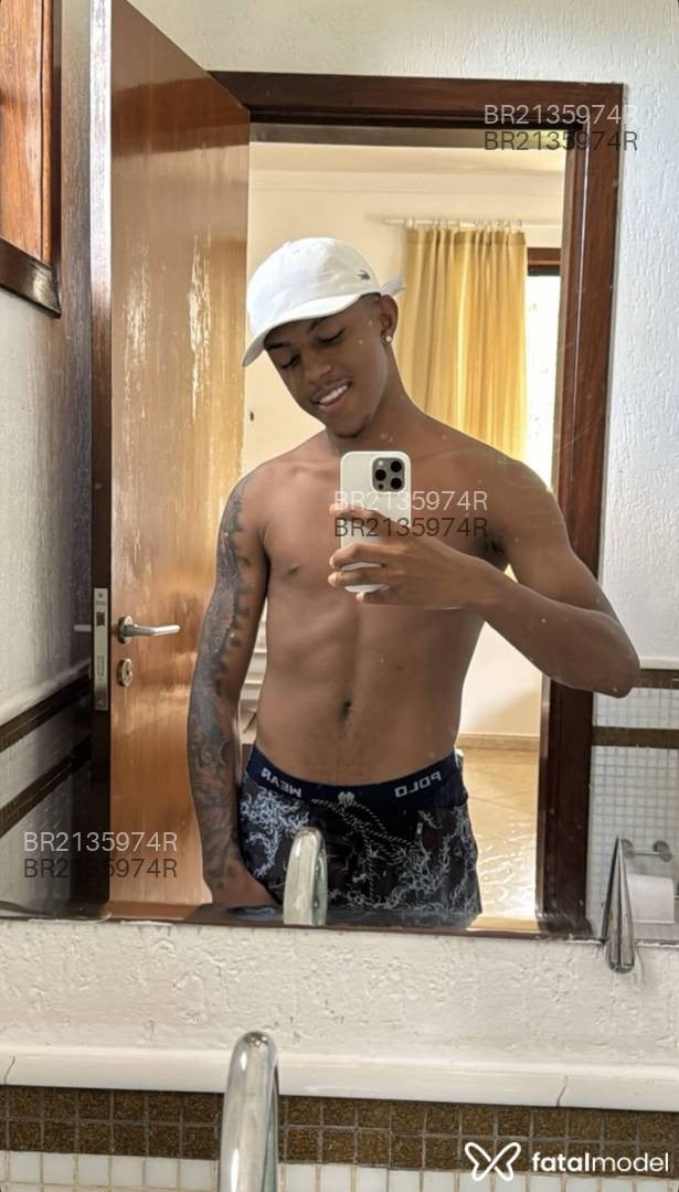 Acompanhante homem morena (o) de olhos castanhos em Belo Horizonte - Pedro Henrique