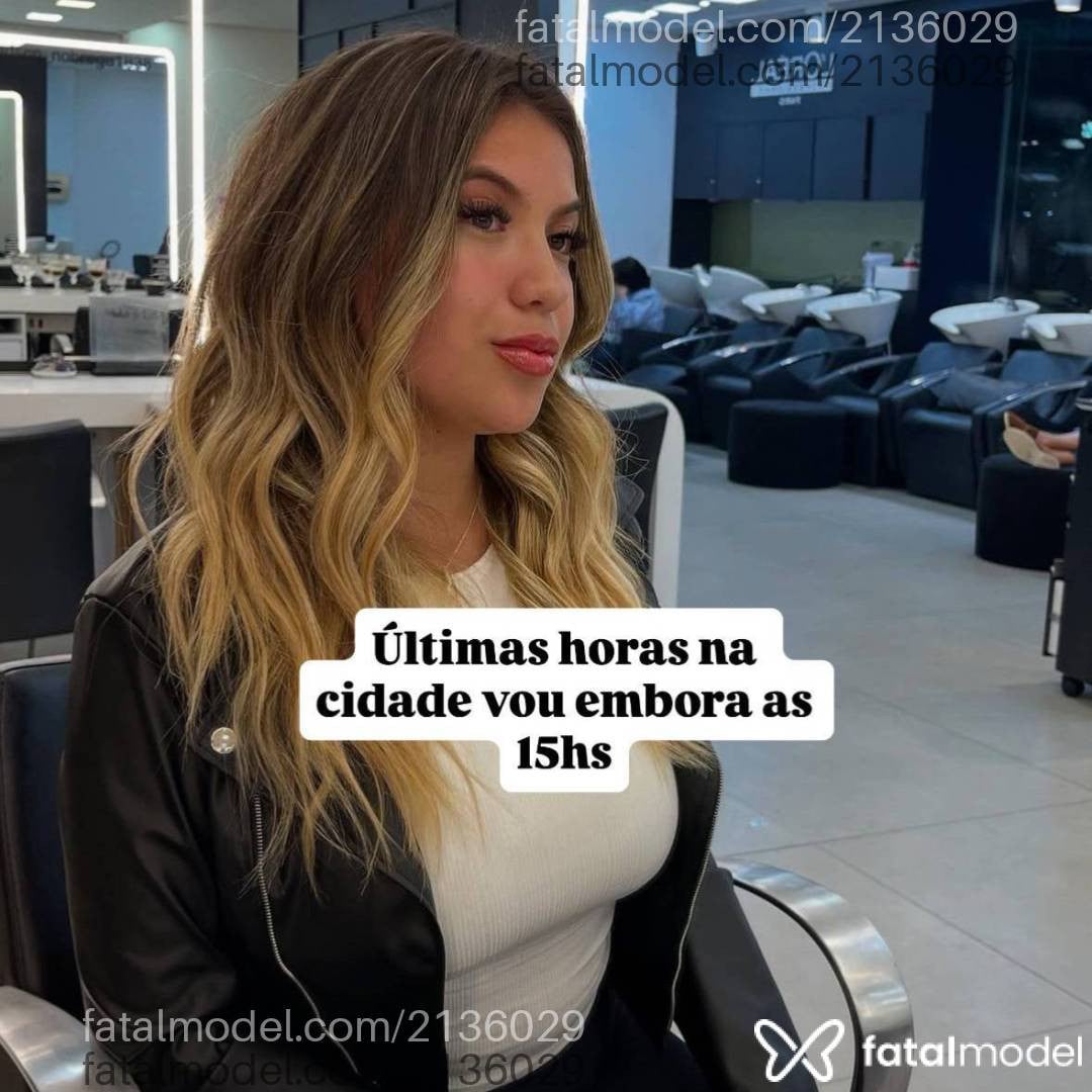 Acompanhante mulher loira (o) de olhos mel - Jennifer